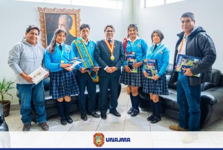 ESTUDIANTES DE LA INSTITUCIÓN EDUCATIVA JOSÉ OLAYA BALANDRA DE PACUCHA VISITAN LOCAL ADMINISTRATIVO DE LA UNAJMA