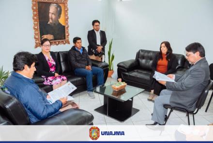 AUTORIDADES UNIVERSITARIAS RECIBEN LA VISITA DEL ALCALDE DE LA PROVINCIA DE ANTABAMBA